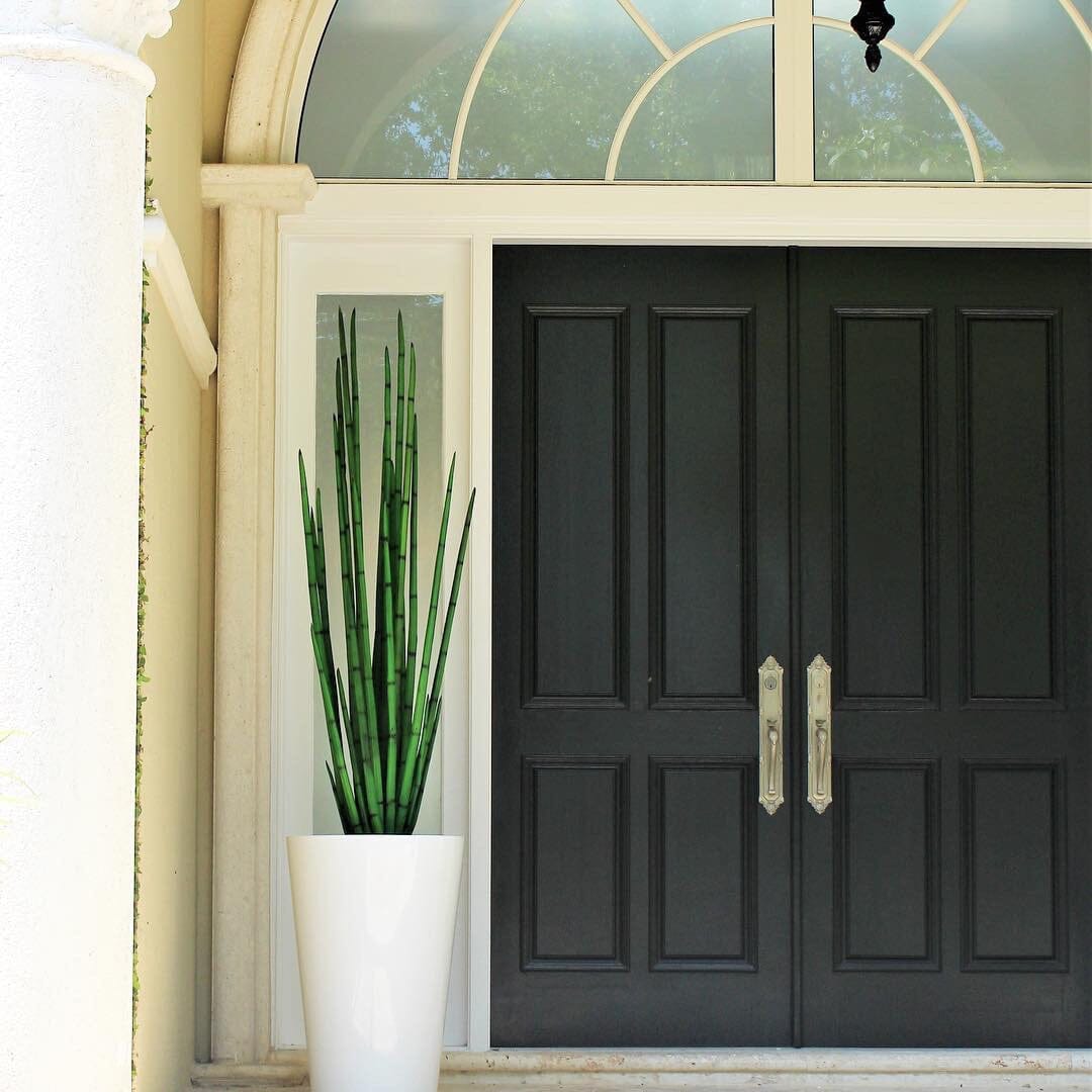 Snake Grass (160 cm) with Belle M Planter The New Garden