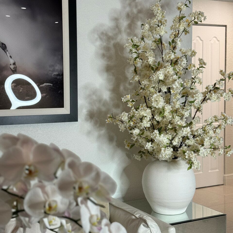 Konos Vase with Cherry Blossoms The New Garden 