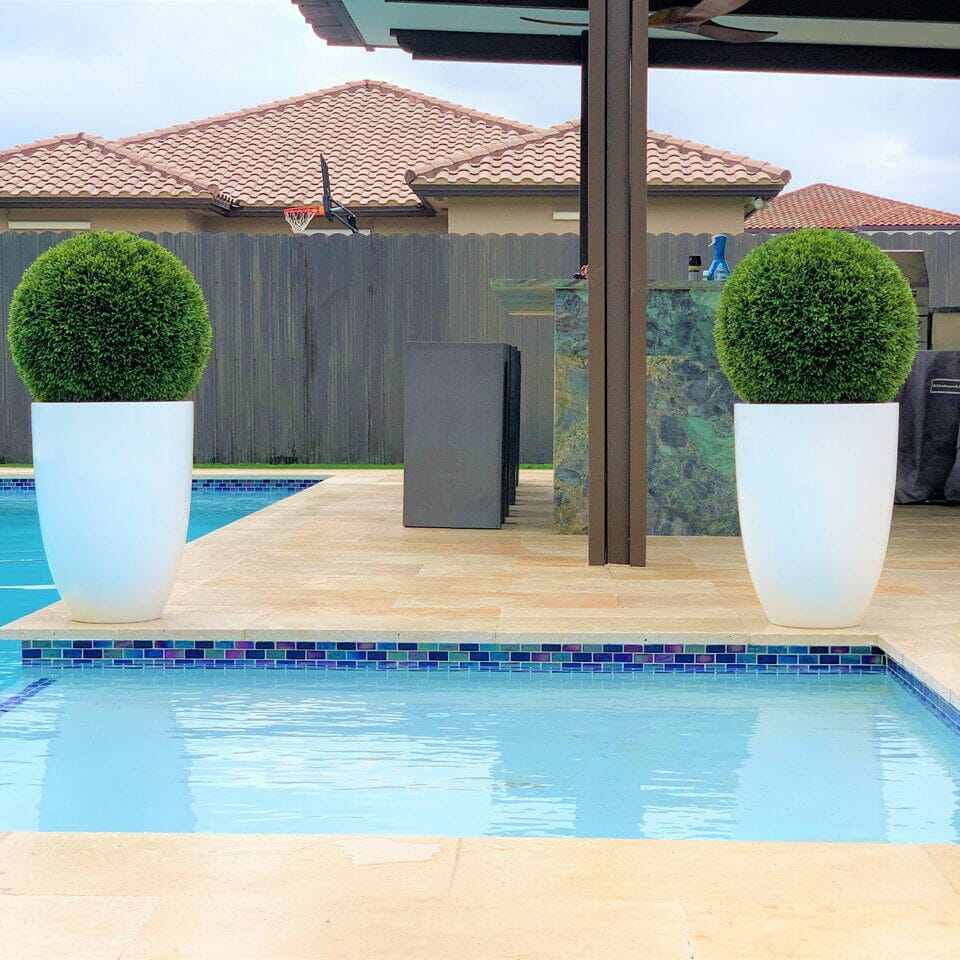 Topiary in Ben Planter – 51 cm Fiberglass The New Garden 