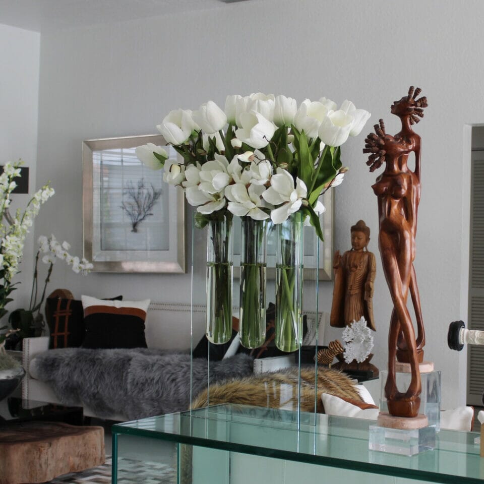 Triple vase with white tulips The New Garden 